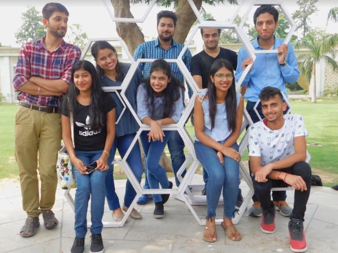 FIIB students on campus