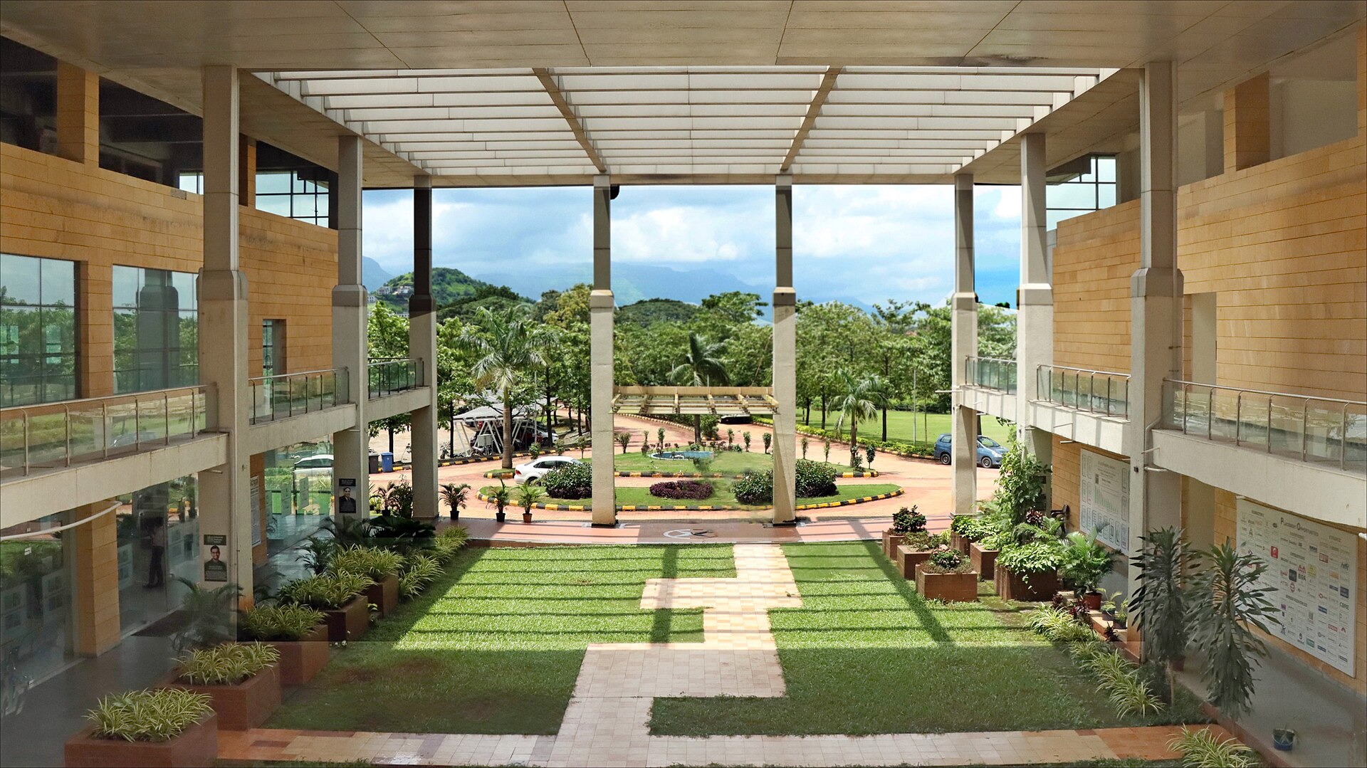 Universal AI University campus photo 2